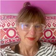 I am an enthusiastic and passionate art teacher and artist with over 20 years experience in a range of learning environments.